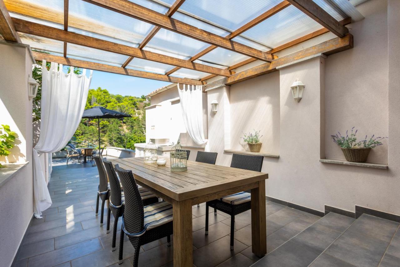 Seafront Apartment With Amazing Seaview Vrbnik  Εξωτερικό φωτογραφία