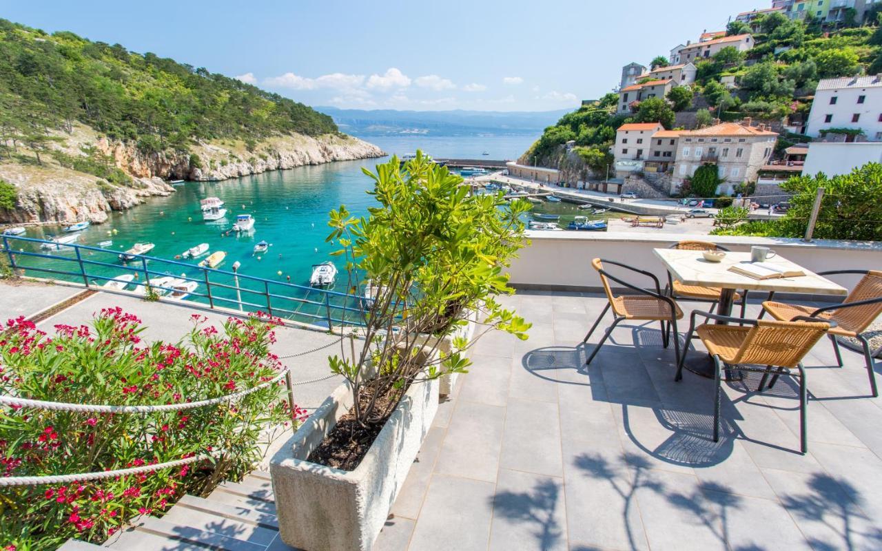 Seafront Apartment With Amazing Seaview Vrbnik  Εξωτερικό φωτογραφία